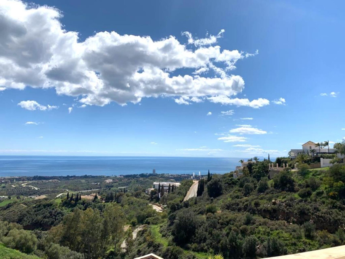 3 bedroom penthouse in Altos de Los Monteros